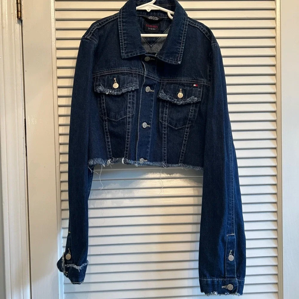 Tommy Jeans Cropped Denim Jacket Frayed Hem Women's‎ Dark Wash Blue Retro Style